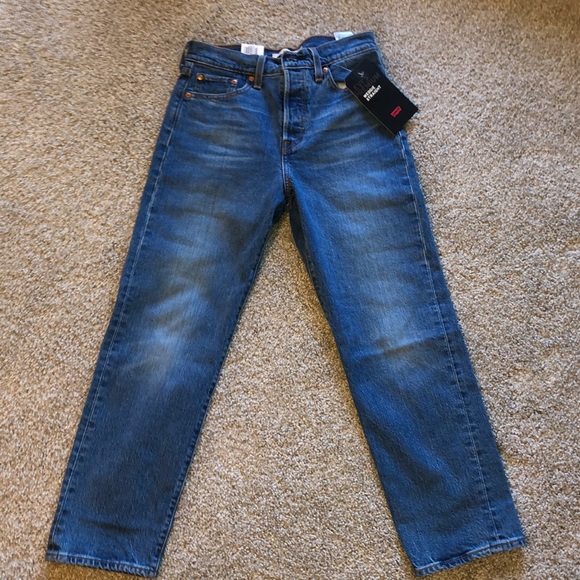 Levi Wedgie Straight Jeans - Picture 5 of 6